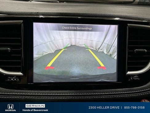 Used 2024 Chrysler Pacifica Limited FWD image 23
