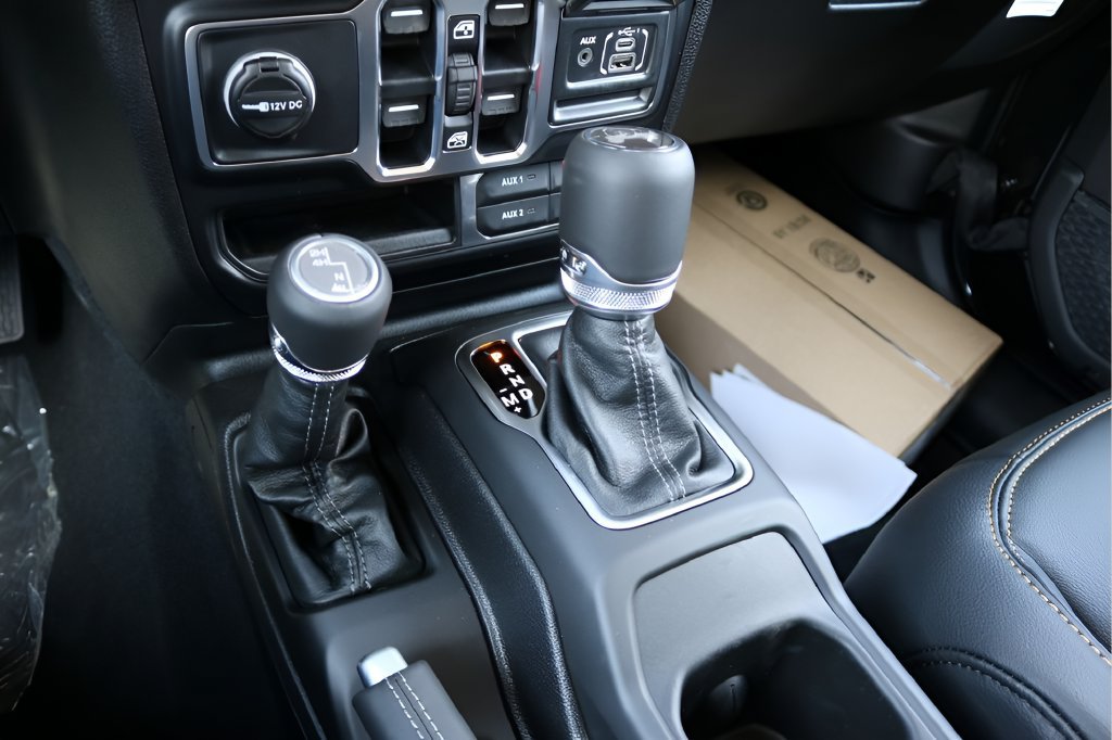 New 2026 Jeep Wrangler Unlimited Sahara AWD/4WD image 26