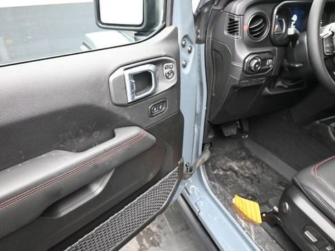 Used 2026 Jeep Wrangler Unlimited Rubicon AWD/4WD image 16