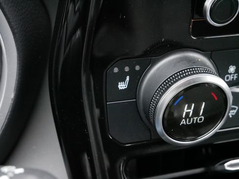 Certified 2023 Toyota Highlander XLE image 31