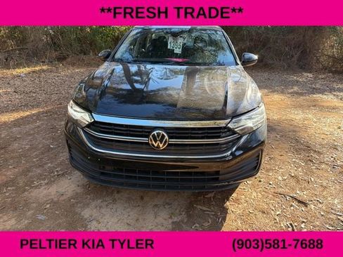 Used 2024 Volkswagen Jetta S image 2