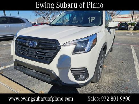 Used 2024 Subaru Forester Premium image 3