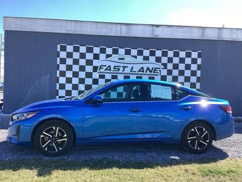 Used 2024 Nissan Sentra SV image 2