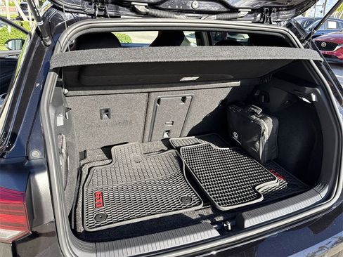 Used 2022 Volkswagen GTI SE image 58