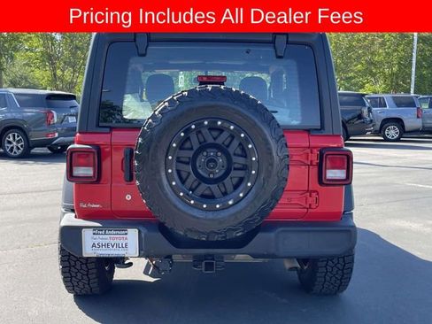 Used 2019 Jeep Wrangler Sport AWD/4WD image 4
