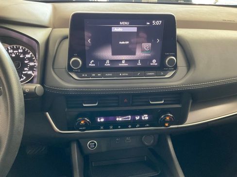 Used 2023 Nissan Rogue SV AWD/4WD image 16