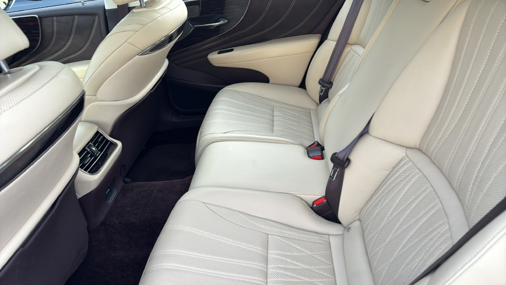 Used 2019 Lexus LS 500 AWD w/ Luxury Package image 7