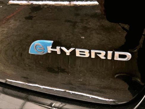 Used 2022 Chrysler Pacifica Limited image 13