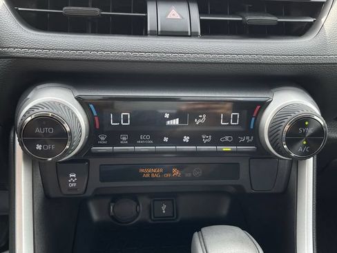 Certified 2022 Toyota RAV4 LE AWD/4WD image 20