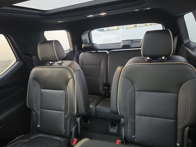 Certified 2023 Chevrolet Traverse Premier w/ Redline Edition AWD/4WD image 26