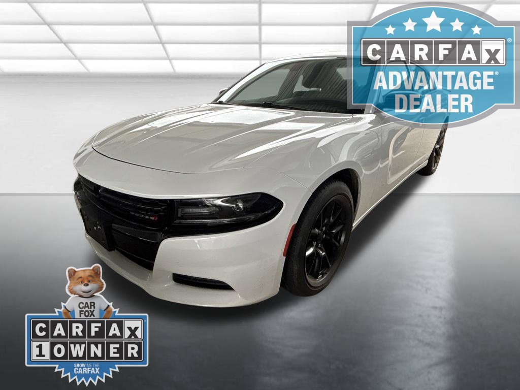 Used 2021 Dodge Charger SXT w/ Blacktop Package RWD image 3