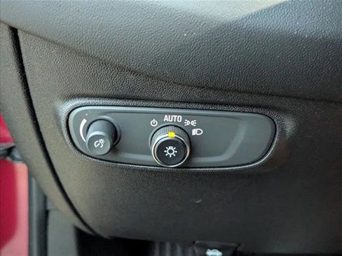 Used 2018 Chevrolet Equinox LT image 14