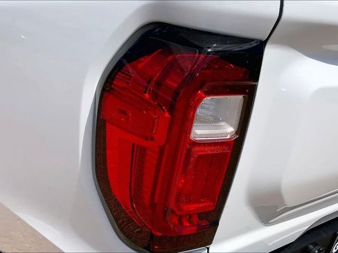Used 2024 GMC Canyon AT4 w/ Technology Package AWD/4WD image 29