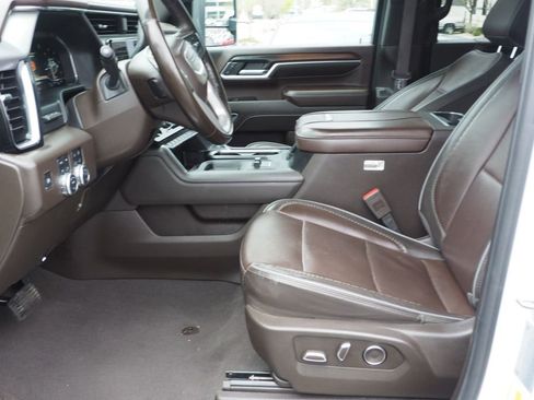 Used 2024 GMC Sierra 3500 Denali w/ Denali Reserve Package image 13