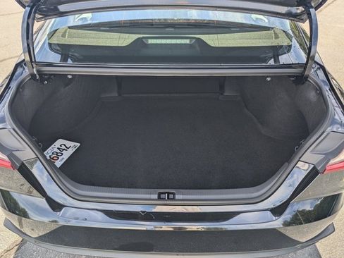 Used 2025 Toyota Camry SE image 16