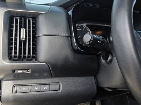 Used 2022 Nissan Pathfinder SL w/ SL Premium Package image 17