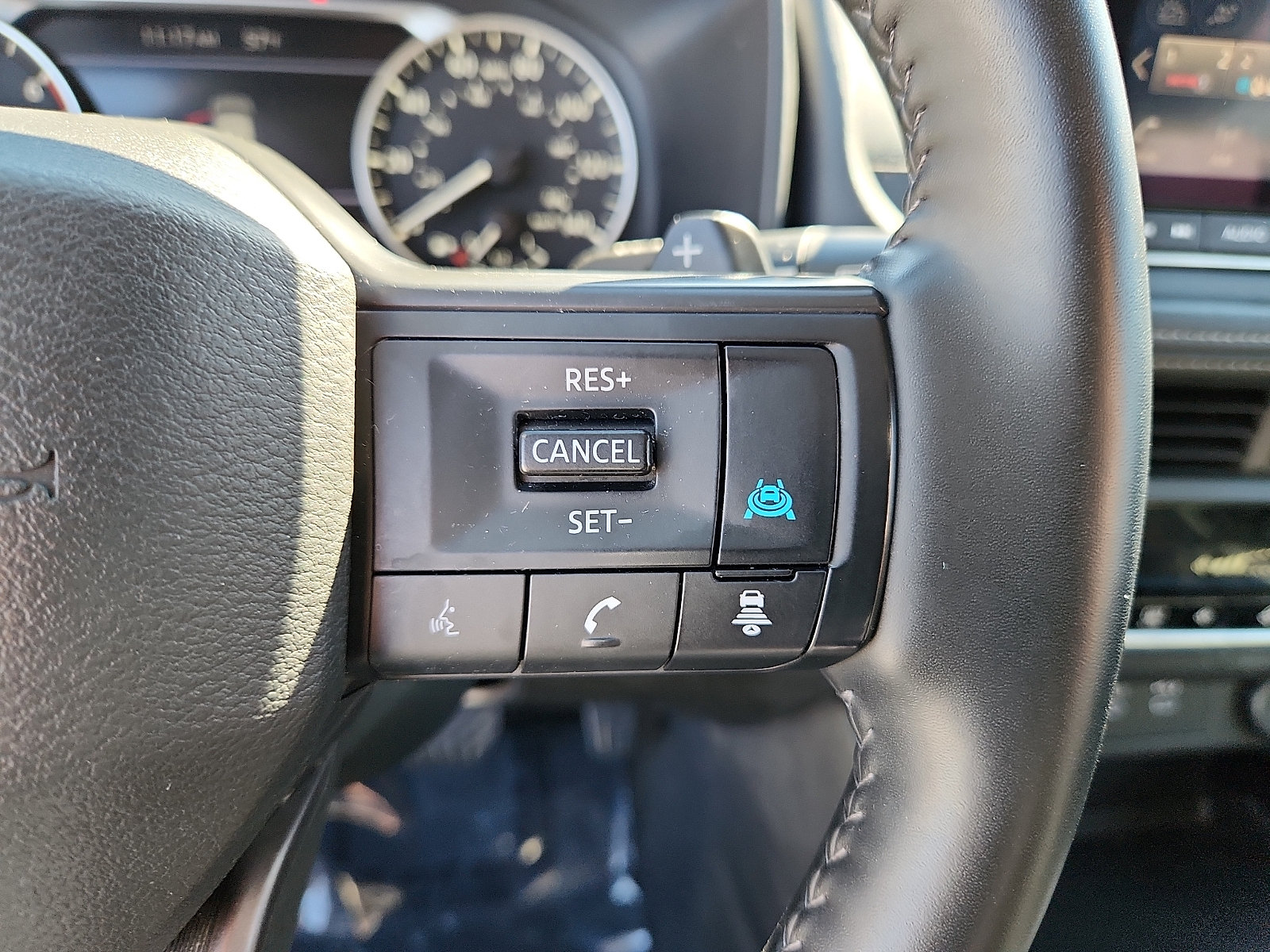 Used 2025 Nissan Rogue SV AWD/4WD image 21
