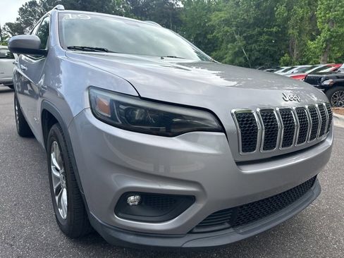 Used 2019 Jeep Cherokee Latitude Plus FWD image 1