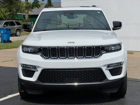 Used 2023 Jeep Grand Cherokee Limited AWD/4WD image 47