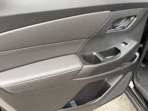 Used 2023 Chevrolet Traverse LT image 19