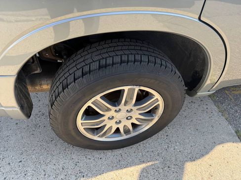 Used 2008 Mitsubishi Endeavor SE AWD/4WD image 15