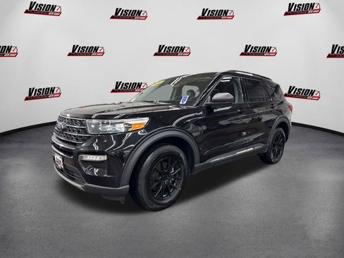 Used 2022 Ford Explorer XLT w/ Equipment Group 202A image 1