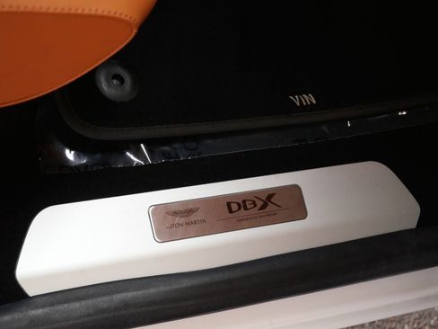 Used 2023 Aston Martin DBX AWD/4WD image 20
