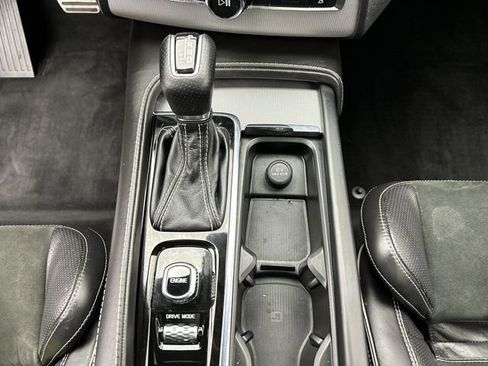 Used 2016 Volvo XC90 T6 R-Design image 20