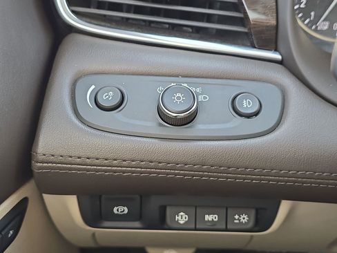 Used 2017 Buick LaCrosse Premium image 19