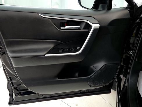 Certified 2025 Toyota RAV4 XLE image 22