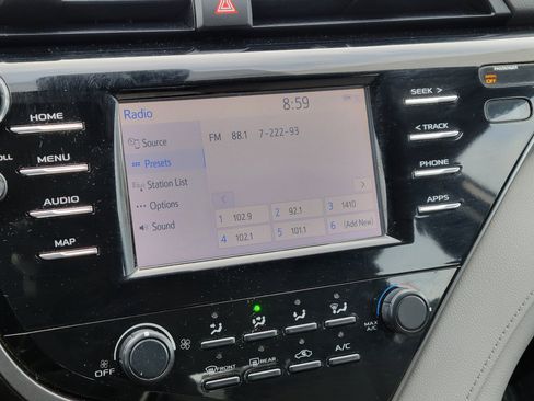 Used 2019 Toyota Camry LE image 25