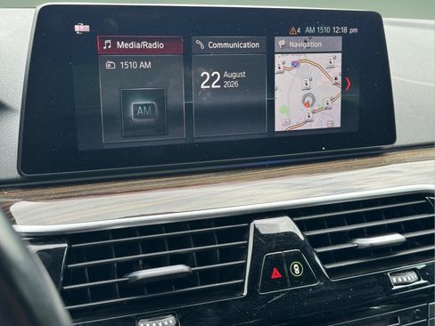 Used 2019 BMW 530e w/ Premium Package RWD image 28