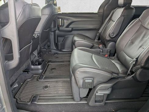 Used 2026 Toyota Sienna Limited AWD/4WD image 17