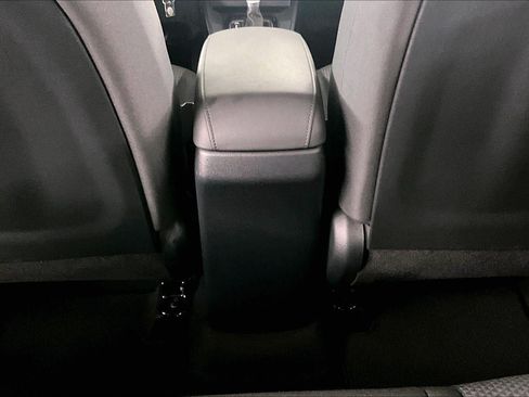 Used 2025 Kia Soul LX FWD image 9
