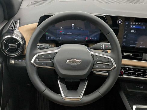 New 2026 Chevrolet Equinox ACTIV w/ Convenience Package III image 23