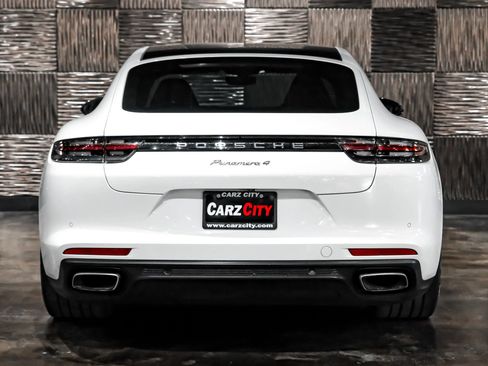 Used 2018 Porsche Panamera 4 w/ Premium Package Plus AWD/4WD image 9