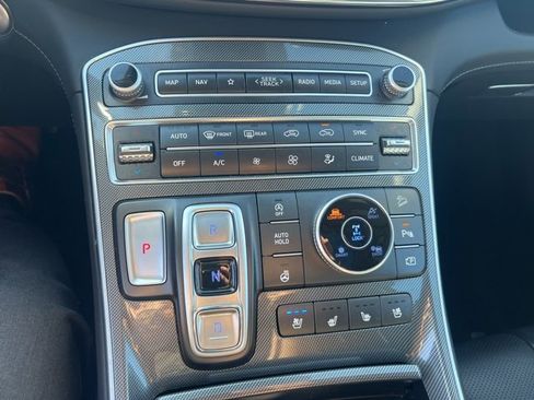 Used 2023 Hyundai Santa Fe Limited image 13