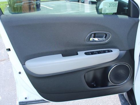 Used 2022 Honda HR-V EX image 30