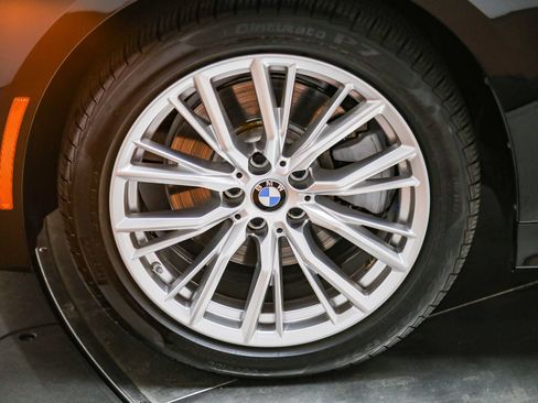 Used 2023 BMW 330i Sedan w/ Premium Package RWD image 10