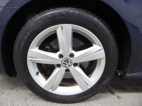 Used 2014 Volkswagen Passat 2.5 SE image 32