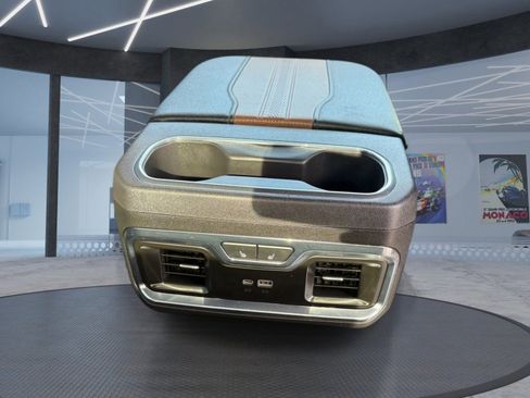 Used 2024 Chevrolet Silverado 1500 High Country image 13