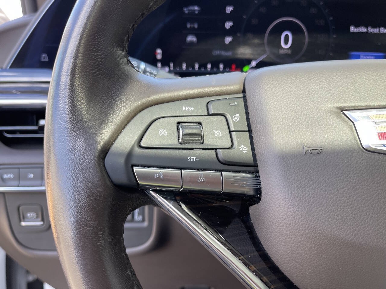 Used 2022 Cadillac Escalade Premium Luxury AWD/4WD image 23