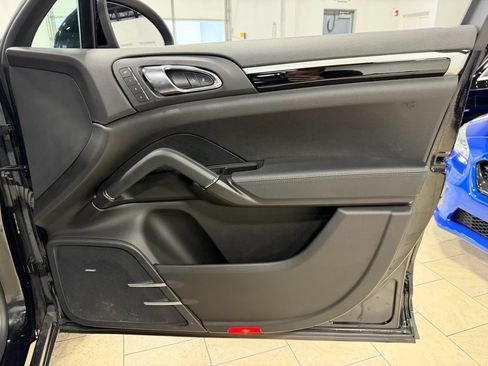 Used 2014 Porsche Cayenne Diesel Platinum Edition AWD/4WD image 34