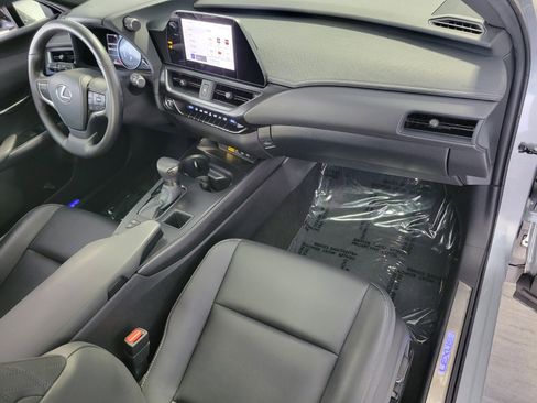 Certified 2024 Lexus UX 250h FWD image 18