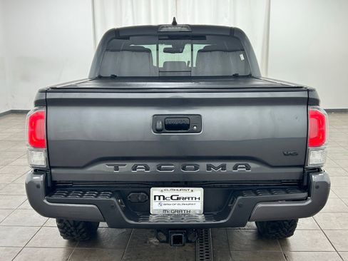 Used 2021 Toyota Tacoma TRD Off-Road w/ Technology Package AWD/4WD image 5