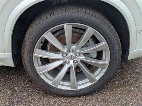 Used 2023 Volvo XC90 B6 Plus image 9
