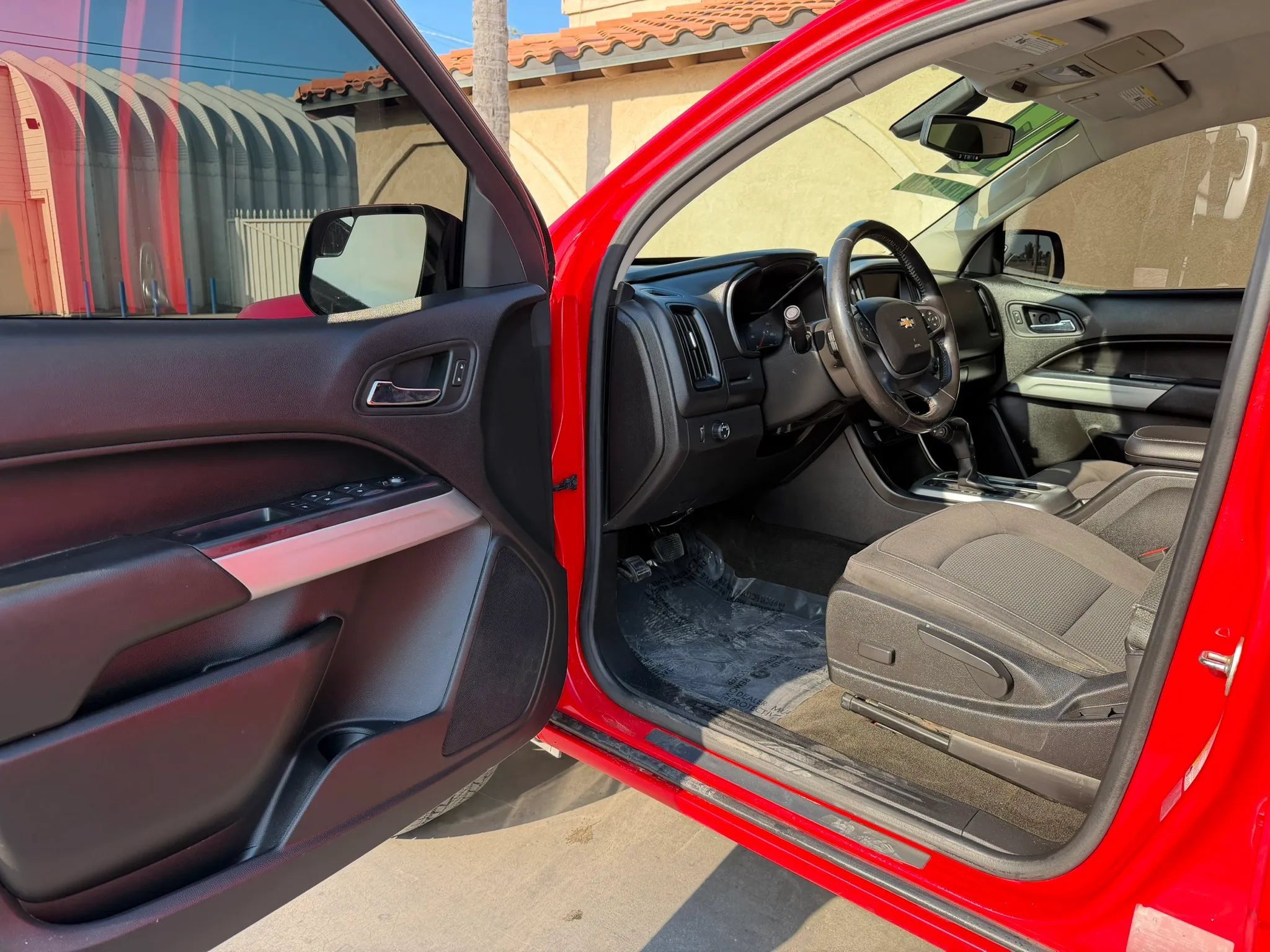 Used 2017 Chevrolet Colorado LT RWD image 11