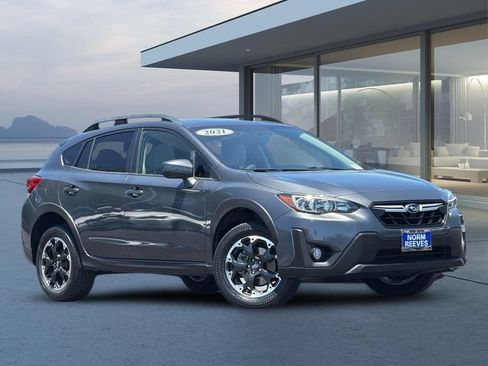 Used 2021 Subaru Crosstrek 2.0i Premium w/ Moonroof Package AWD/4WD image 2