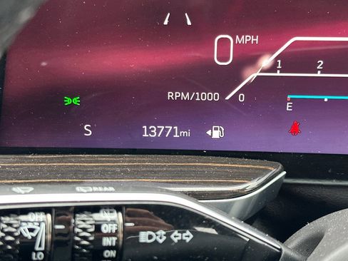 Certified 2025 Cadillac Escalade Premium Luxury image 41