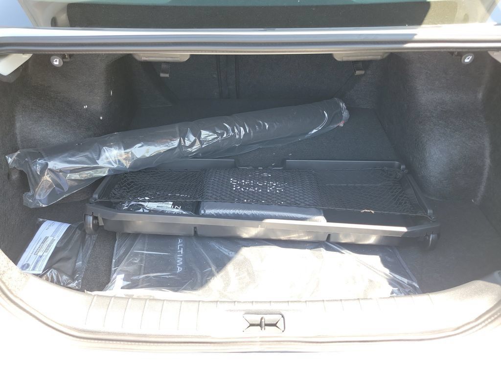New 2026 Nissan Altima 2.5 SR w/ SR Midnight Edition Package FWD image 4